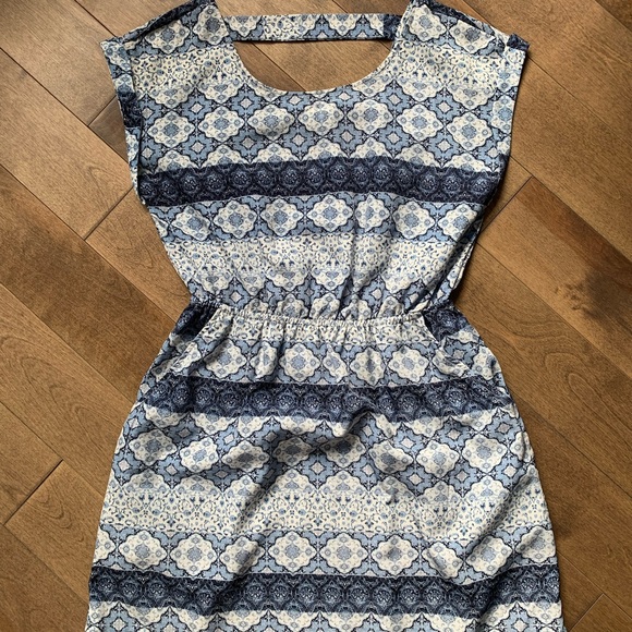 Short sleeve mini dress with pockets - Picture 5 of 5